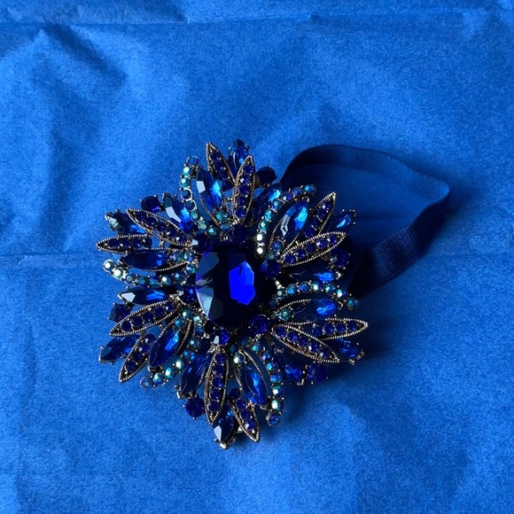 💙 TIEKS SAPPHIRE JEWELED FLOWER 💙 NWOT 💙 - Picture 3 of 16